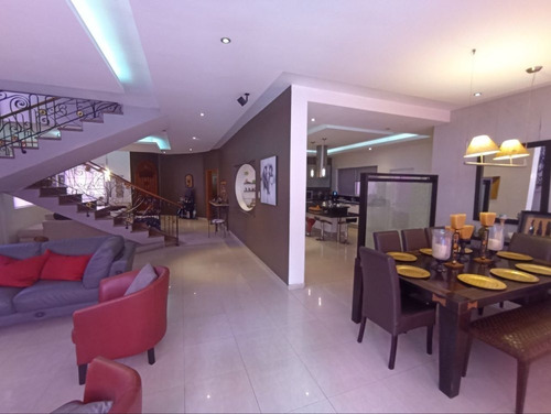 Imagen 12 de 28 de Fernando Guerrero Vende Casa-quinta De Esquina En Urb. La Viña