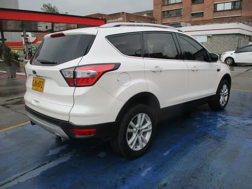 Ford Escape 4x2 2000cc At Aa