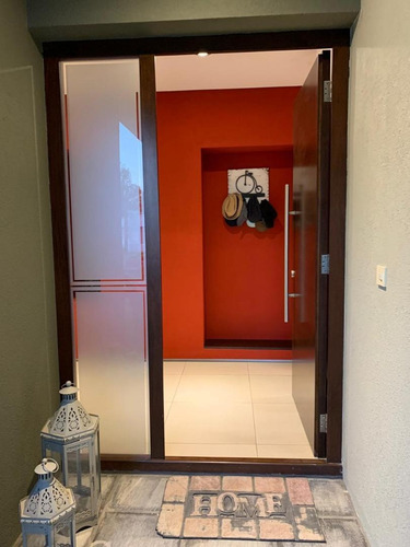 Casa En Venta, 4 Habitaciones. Haras Santa Maria