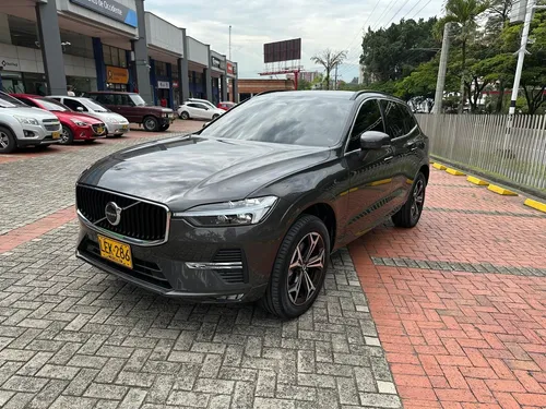 Volvo XC60 2.0 B5 Momentum Hybrida At 4x4