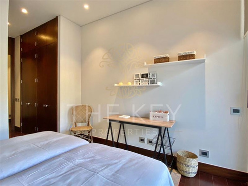 Casa De 4d Con Jardin, Piscina, Quincho Y 4 Est.las Condes
