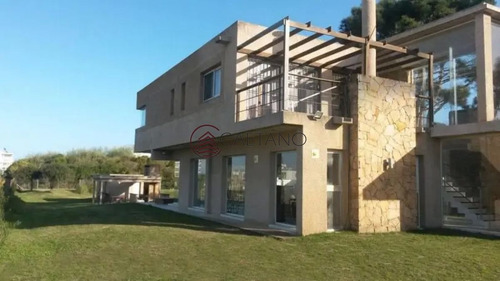Imagen 2 de 13 de Hermosa Casa Amarilla De Dos Plantas Con Piscina! - Punta Del Este Rincón Del Indio