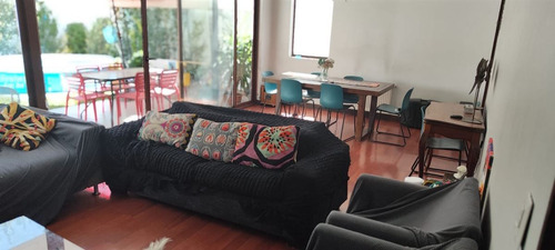 Casa En Venta De 4 Dorm. En Las Condes Apumanque J80