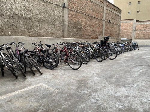 Rebajado Depto 2d2b Metrohospitales Sin Estacionamiento