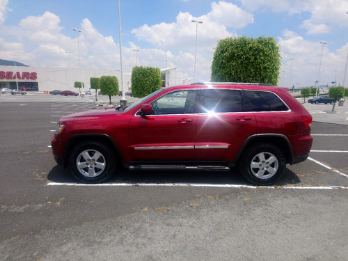 Imagen 10 de 10 de Jeep Grand Cherokee 2013 Laredo V6 Lujo 4x2 At