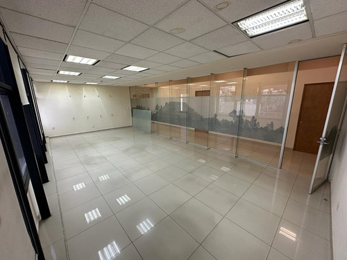 Juárez, 1500m2 (doble Altura) Totalmente Acondicionado, Privados, Salas De Juntas, Amplias Áreas Abiertas De Trabajo, Baños, Excelente Ubicación