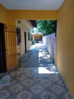 Imagem 3 de 9 de Casa À Venda Com 03 Dormitórios, Espaço P/piscina. 7818-pc