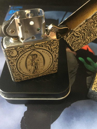 Encendedor Constantine Armord Línea Plata