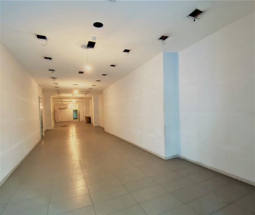 Espectacular Local Comercial En 18 De Julio