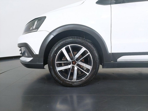 Imagem 6 de 15 de 180896 - Volkswagen Fox 2018 Com Garantia
