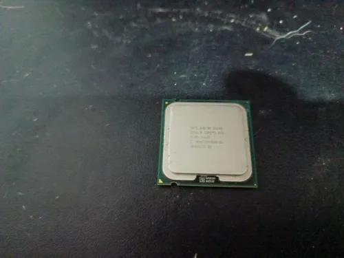 Micro Intel Corel 2 Duo E 400 De 2.40 Ghz 2 M 88/86-q8 A 373 (Usado)