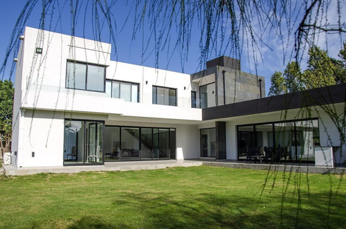 Imagen 2 de 27 de Casa En Venta Barrio Cerrado Los Pingüinos Ituzaingo