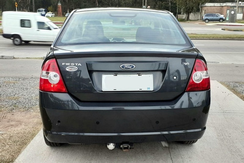 Ford Fiesta Sedan Extra Full 2008