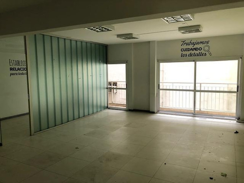 Imagen 13 de 30 de Excelente Oficina De 140m , 2 Despachos Y Planta Libre, 2 Baños, Equipos De A.a. E Iluminación.