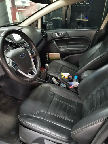 Ford Fiesta 2016 1.6 Hatchback Titanium