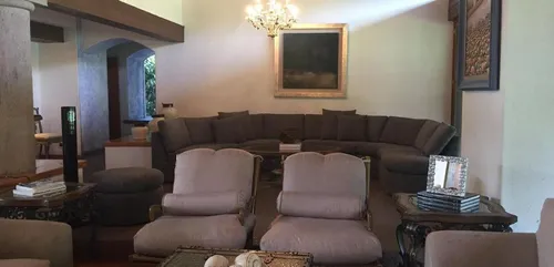 La Casa De Los Apantles