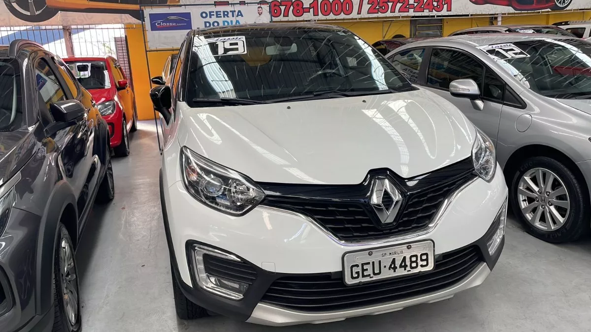 Renault Captur 1.616v Intense Sce X-tronic 5p