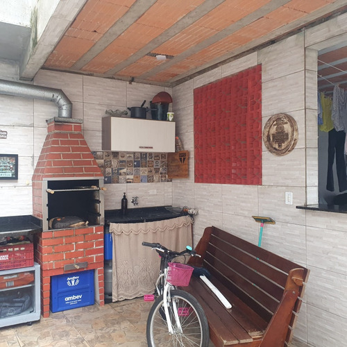 Casa Com 2 Quartos 2 Banheiros Garagem Pra 4 Carros