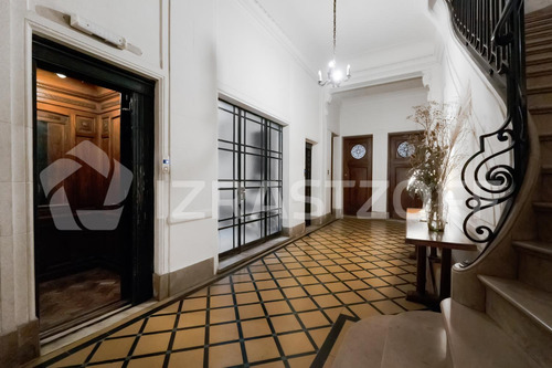 Departamento Francés En Venta En Recoleta. 4 Ambientes
