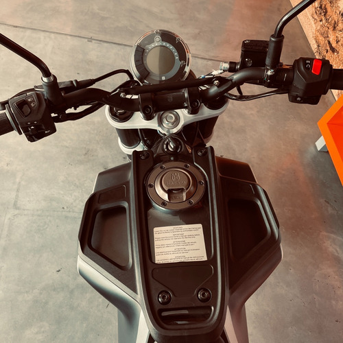 Imagen 18 de 19 de Svartpilen 200 Abs Husqvarna 0km 2023 Solo Dni Tna 0% $