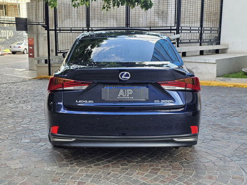Lexus IS 2.5 300H Luxury