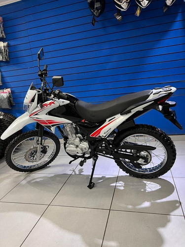 Imagen 3 de 7 de Corven Triax 150 R3 0km 2023