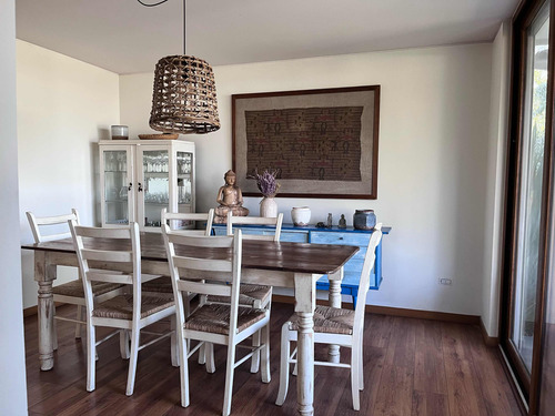 Casa En Condominio Con Excelente Vista A Santiago. 4 Dorm