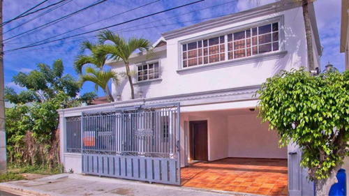 Se Vende Casa Hermosa Y Moderna En El Dorado Santiago!!