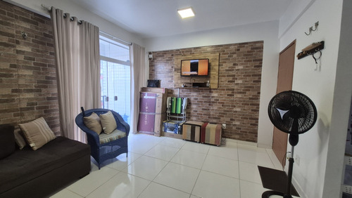 Apartamento 2/4 Com Suíte E Sacada