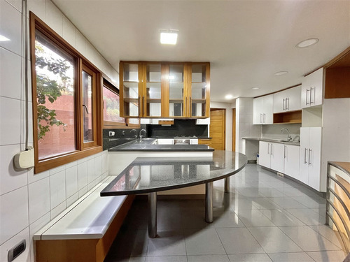 En Condominio: Vía Aurora, Lo Curro, 2.400 M2 Terreno