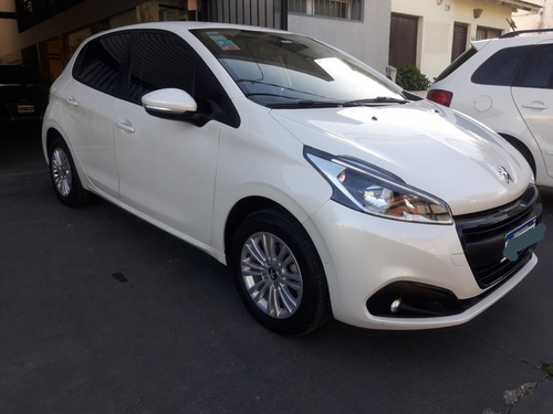 Imagen 2 de 15 de Peugeot 208 2019 1.6 Allure