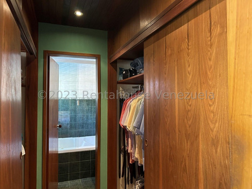 Casa En Venta En Macaracuay Caracas Calle Cerrada Piscina Parrillera Jacuzzi