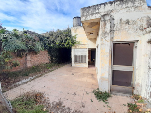 Imagen 16 de 27 de Venta De Casa De 3 Amb Con Cochera Pasante Y Amplio Lote.