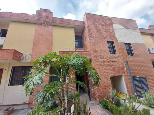 En Venta Casa Quinta Duplex Inm  En Naguanagua. La Casa Posee Una Buena Distribucion De Facil Acceso. Sector El Guayabal