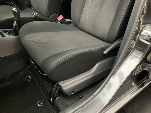 Imagen 6 de 15 de Toyota Avanza Le 2019 - Transmisión Manual