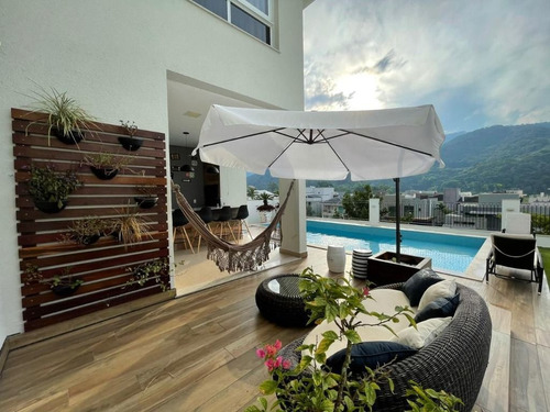 Imagem 2 de 24 de Av. Das Arapongas, 1265 - Ariribá, Balneário Camboriú. Casa À Venda No Condomínio Haras Rio Do Ouro, 570m², 4 Suítes, Piscina,churrasqueira E 4 Vagas - Ca0669