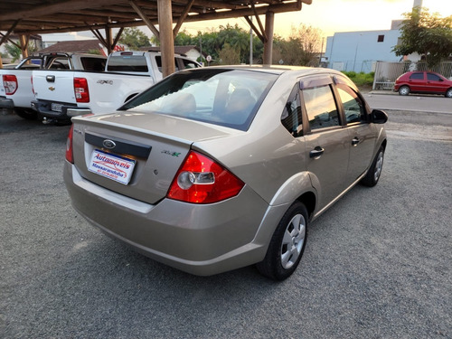 Imagem 17 de 20 de Ford Fiesta Sedan