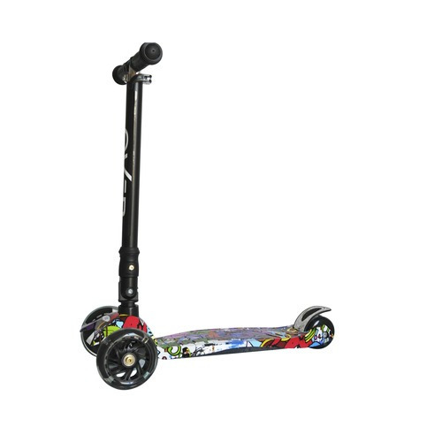 Imagen 2 de 4 de Monopatin Overtech Maxi-891 Plegable Niños 4 Ruedas Led Reforzado 80kg Negro Graffiti Wt-71