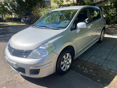 Nissan Tiida 1.8 Visia