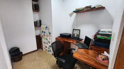 Apartamento En Venta En Conquistadores. Cod V12070