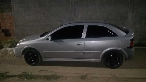 Imagem 2 de 4 de Chevrolet Astra 2003 2.0 8v 3p