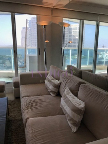 Imagen 5 de 17 de Departamento En Venta En Playa Mansa, 2 Dormitorios Y Medio.