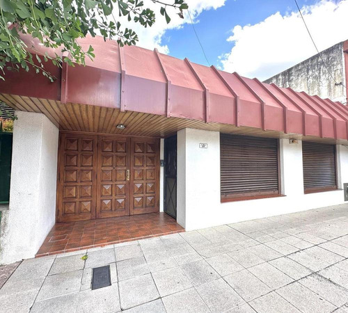 Casa De 3 Ambientes Con Cochera En Venta En Quilmes Centro