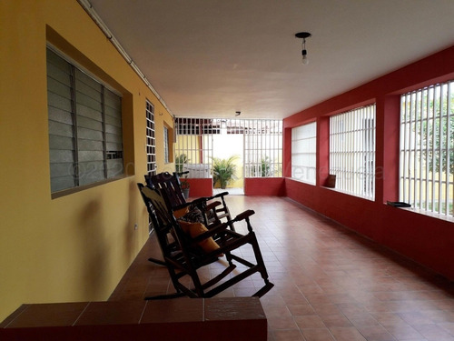 Imagen 11 de 12 de Casa En Venta En El Centro De Coro. 04122183505 Cod 22-18000