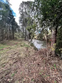 Preciosa Parcela Con 90 Metros De Orilla De Río