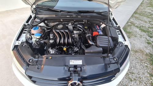 Imagen 18 de 18 de Volkswagen Vento 2.0 Advance Mt 2015