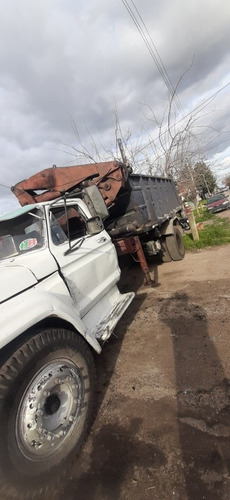 Imagen 4 de 8 de Ford 7000