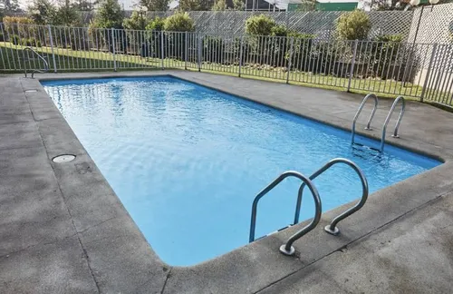 Excelente Depto 3d1b Con Piscina, Cercano A Metro San Miguel