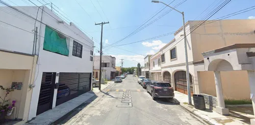 Casa De 2 Niveles Cerca De Walmart