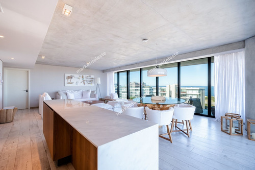 Surfside - 3 Suite + Den